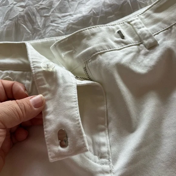 Jones New York White/Off White Low Rise Shorts - Picture 8 of 8